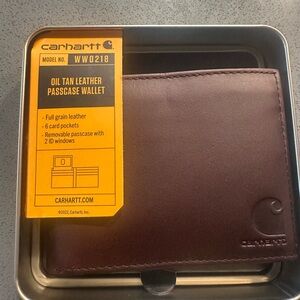 Brand New Carhartt Oil Tan Leather Passcase Wallet Brown